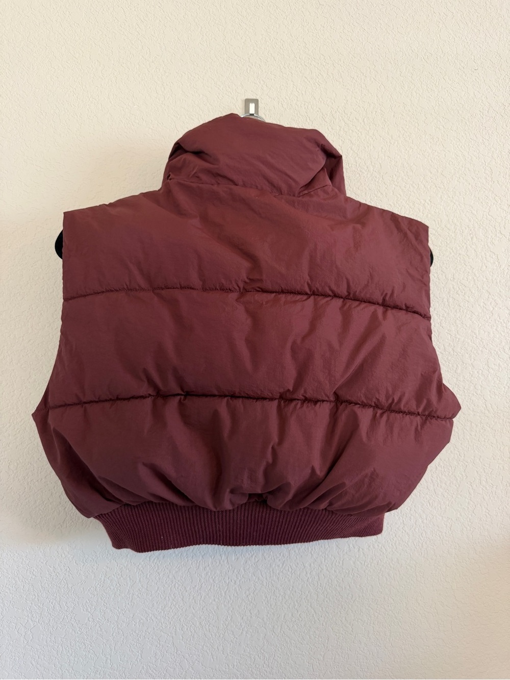 Women's Burgundy Cropped Puffer Vest - Sleeveless Zip Front - Picture 4 of 6